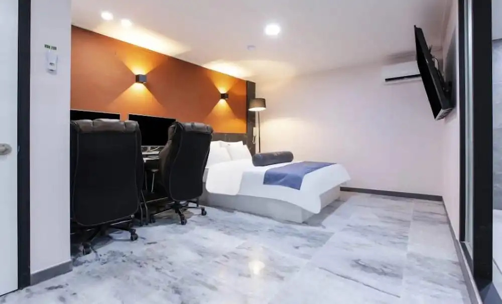 On & Off Hotel Bupyeong