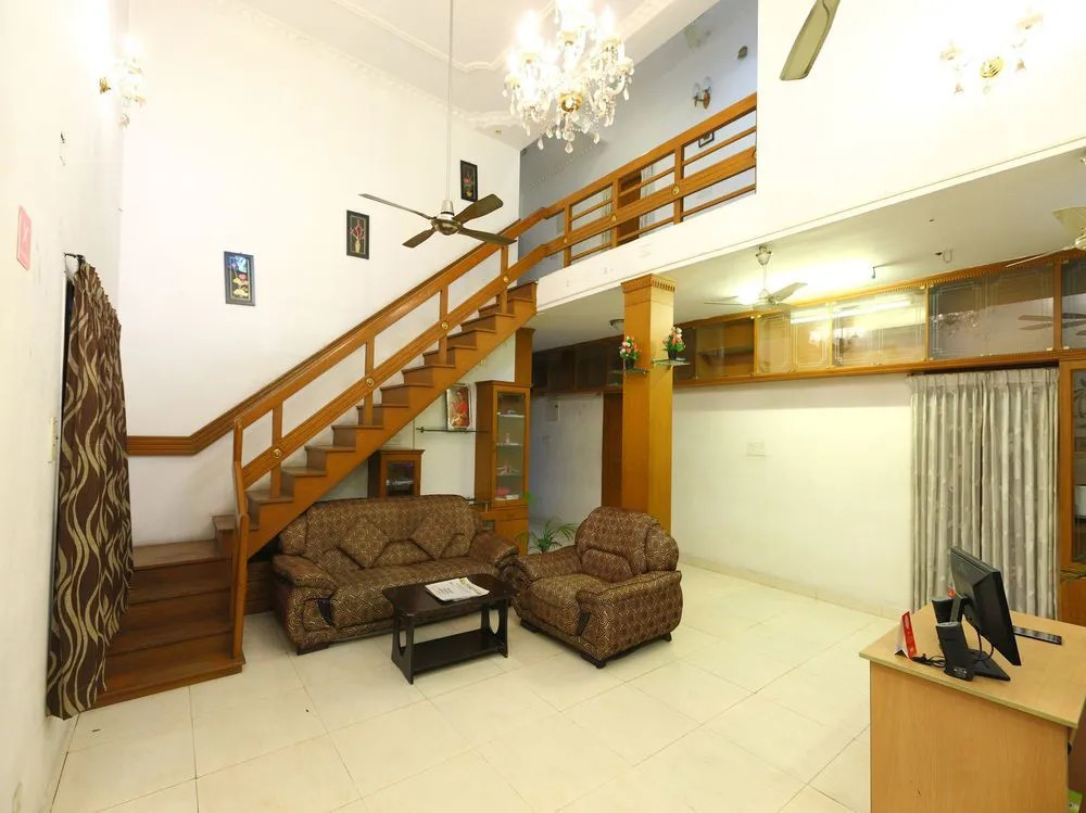 OYO 8033 T Nagar