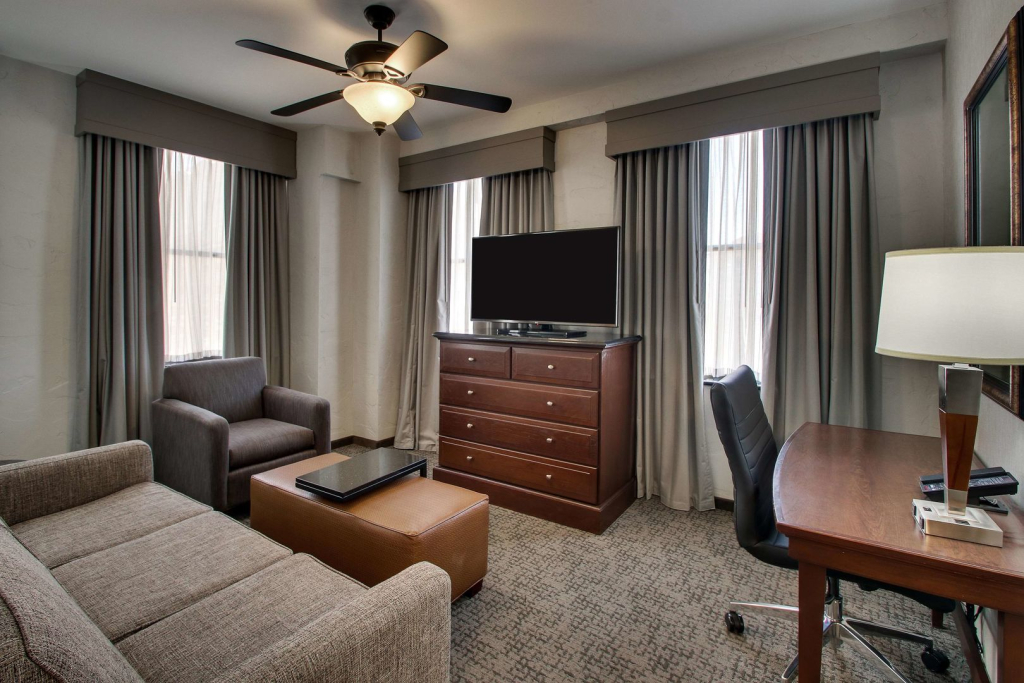Drury Plaza Hotel San Antonio Riverwalk