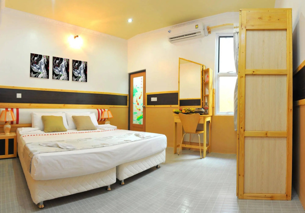 Arora Inn