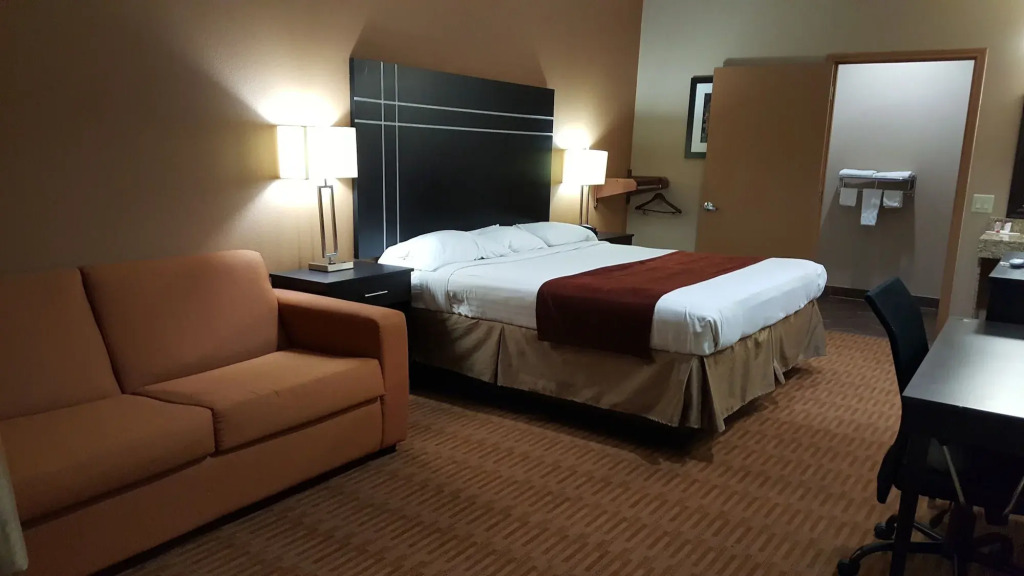 Executive Inn & Suites