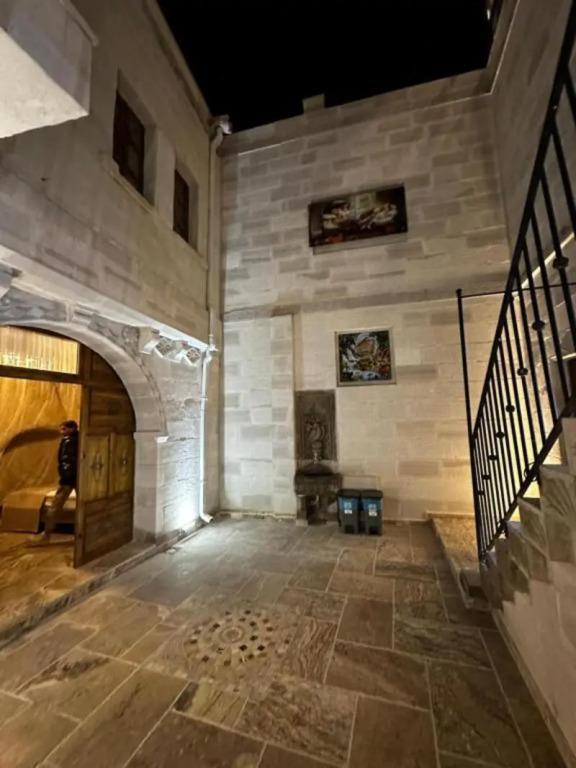 Noahs Ark Cave Hotel