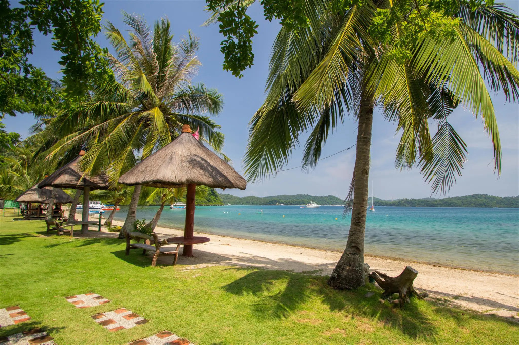 El Galleon Beach Resort