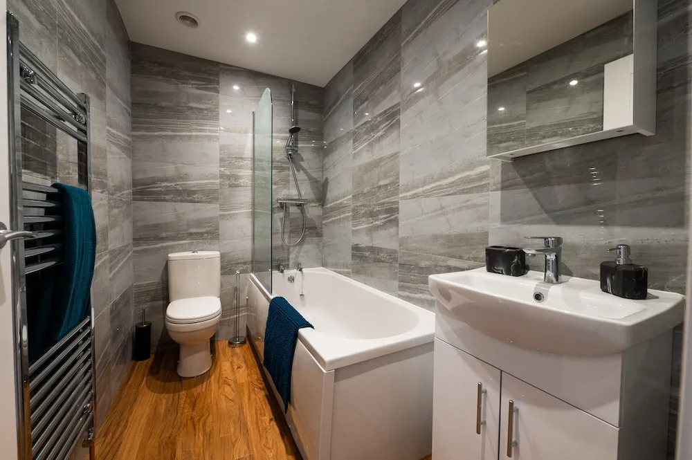 Beautiful Brand new Build 2-bedroom House Sleeps 5