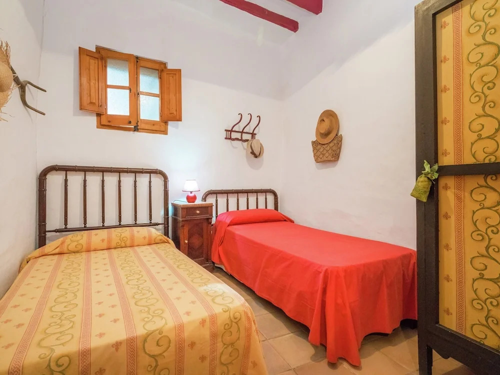 Charming Cottage Near City Centre