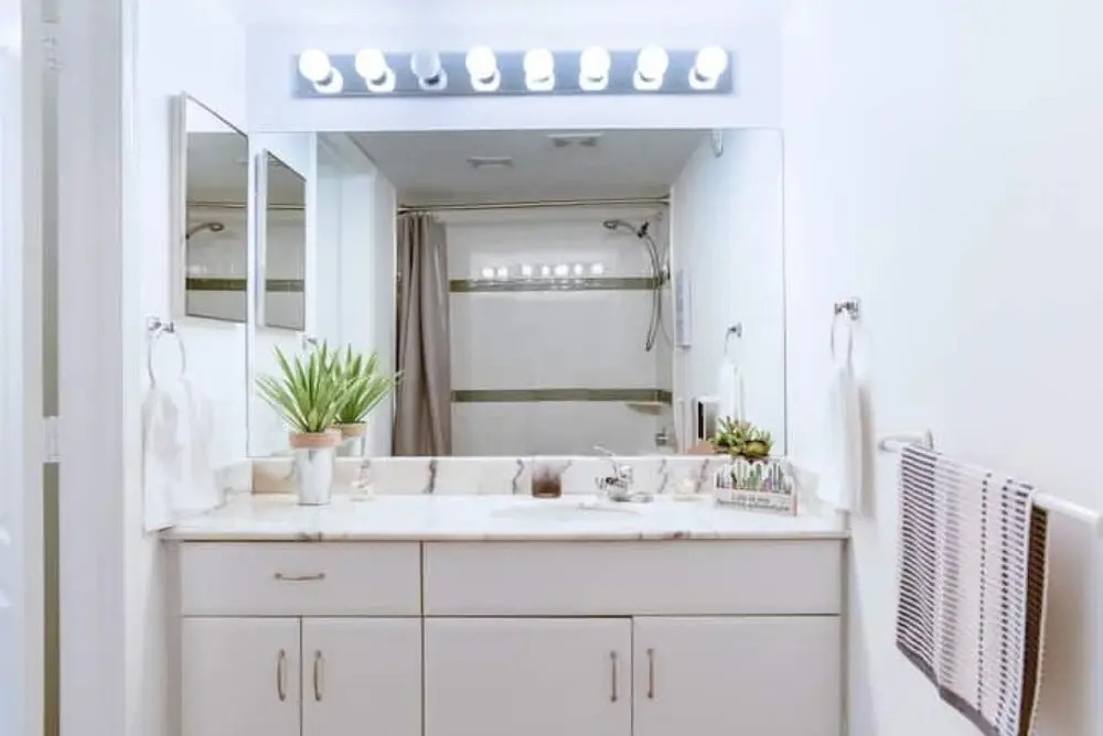 3 BR Apartment Brickell Following Cleaning Guidelines