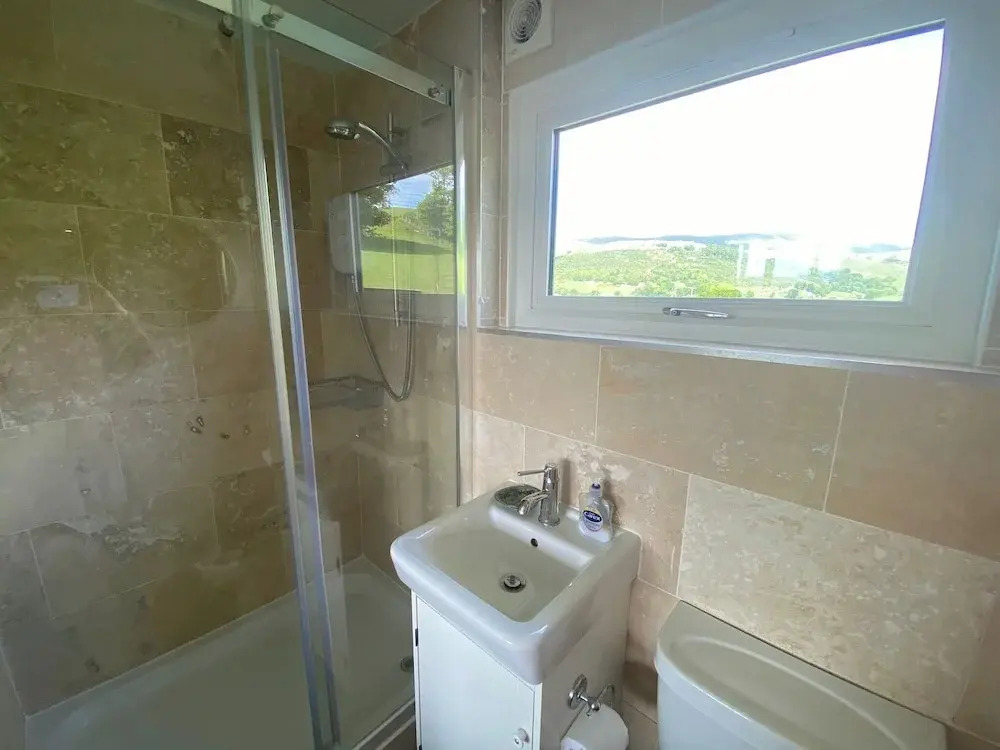 Snowdonia 1-bed Chalet, Sleeps 2, Stunning Views