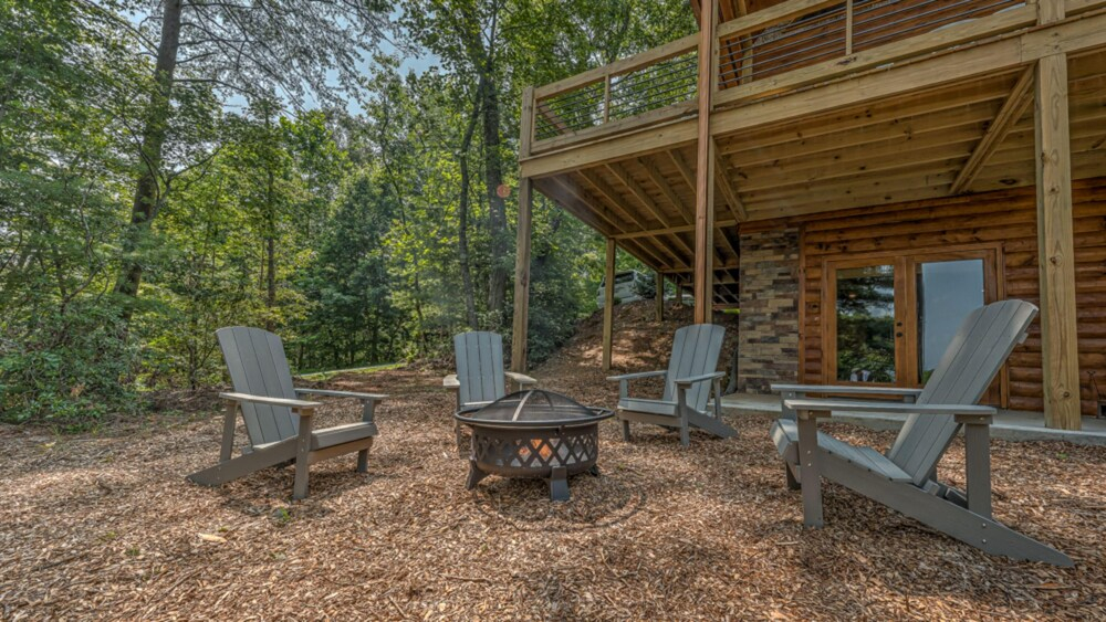 Sasquatch Chalet by Escape to Blue Ridge
