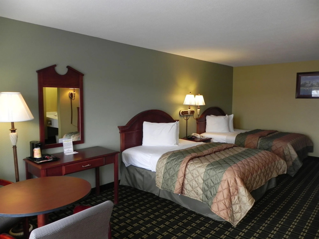 Relax Inn and Suites Kuttawa Eddyville