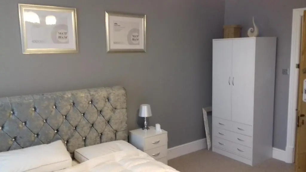 Lansdown House Bed & Breakfast
