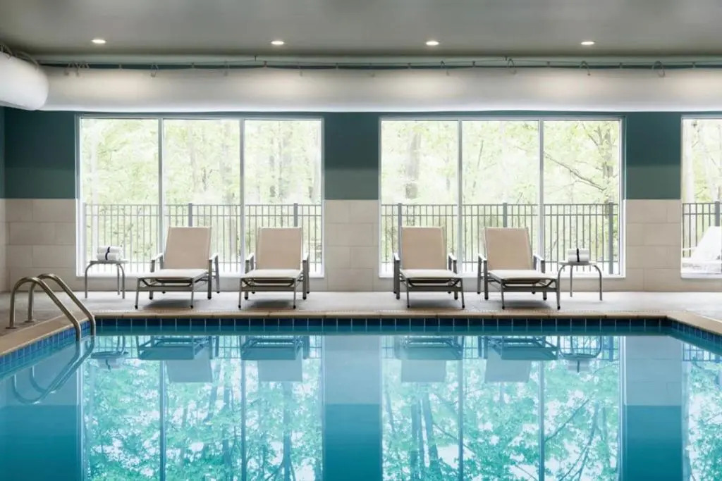 Holiday Inn Express & Suites Heath - Newark by IHG