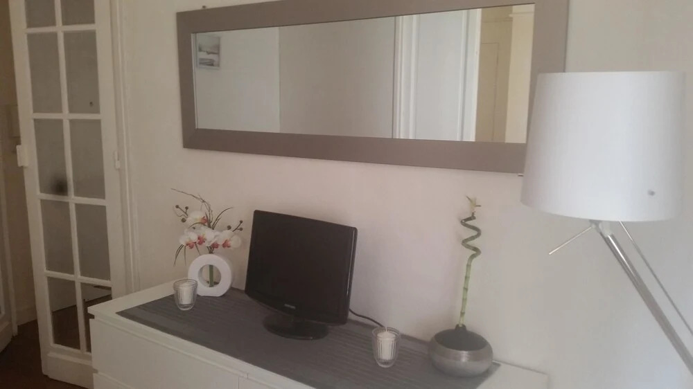 Bright & Modern One-bedroom Apartment With in Paris, Near Sacré Cœur /