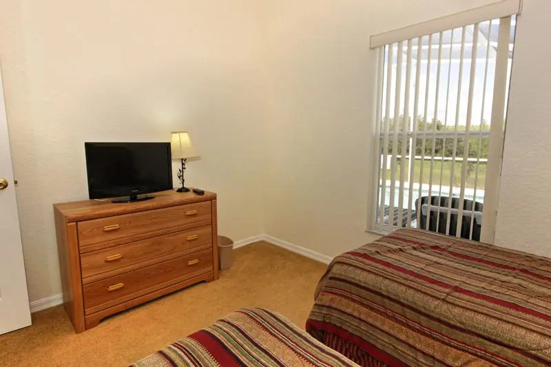 1842 Northampton Drive 4 Bedrooms, 3 Bathrooms