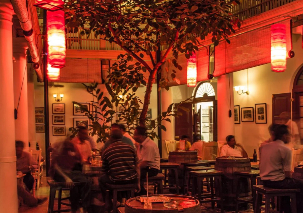 Royal Bar & Hotel
