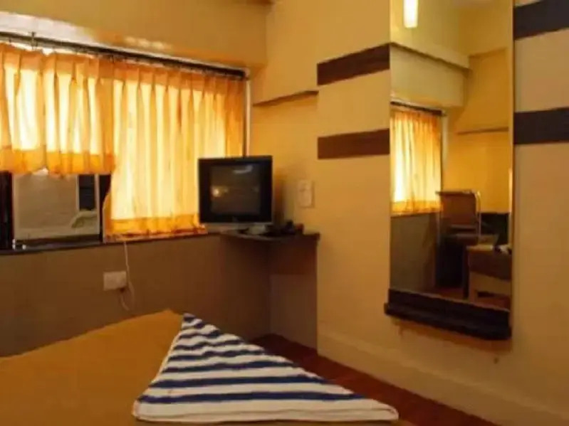 HOTEL GOLDEN PALACE PVT LTD