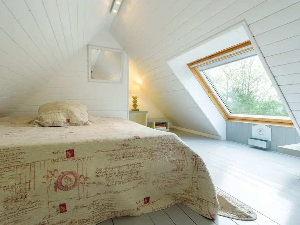 Peaceful Holiday Home in Plouguin with Indoor Pool