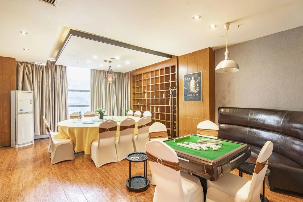 Xiangyang Hechi Shang Pin Hotel