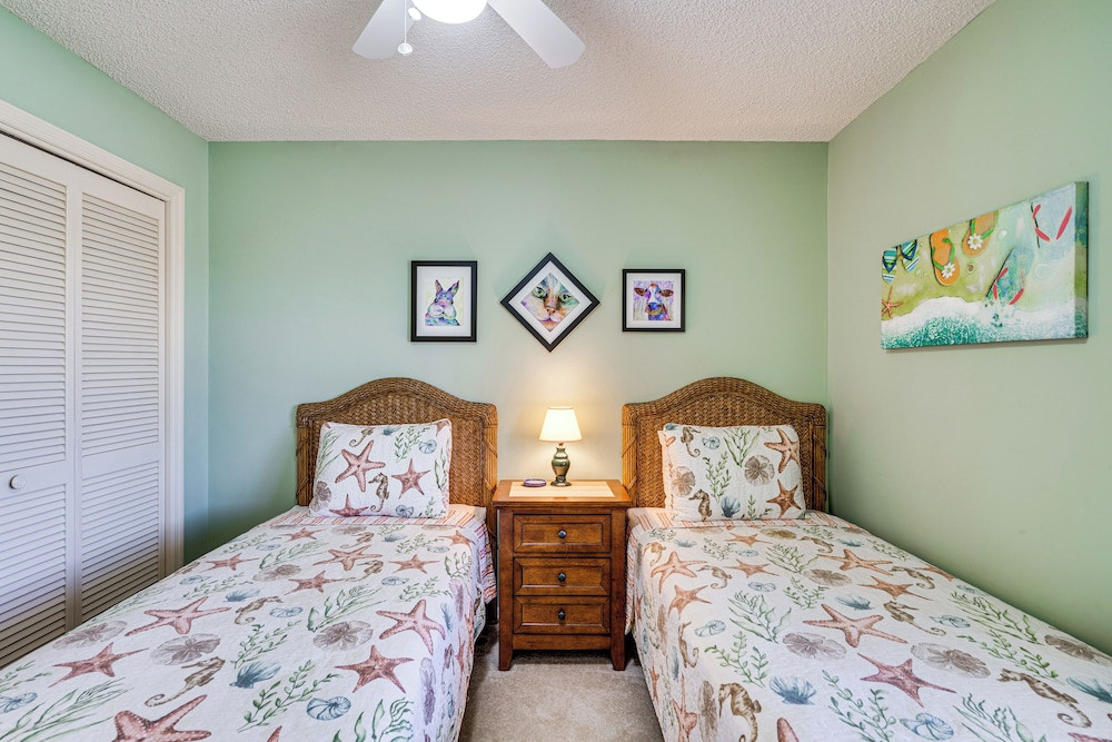 Heated Pool, 3 Mi to Dtwn: Cape Coral Escape!