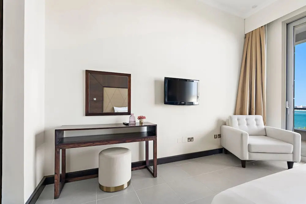 WelHome - Deluxe Apartment With Panoramic Sea Views