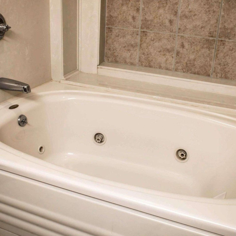 American Inn & Suites