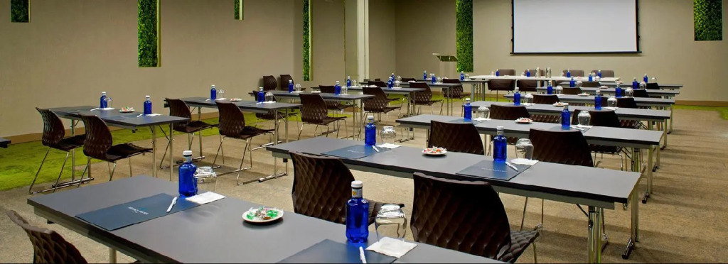 Aravaca Village Hotel