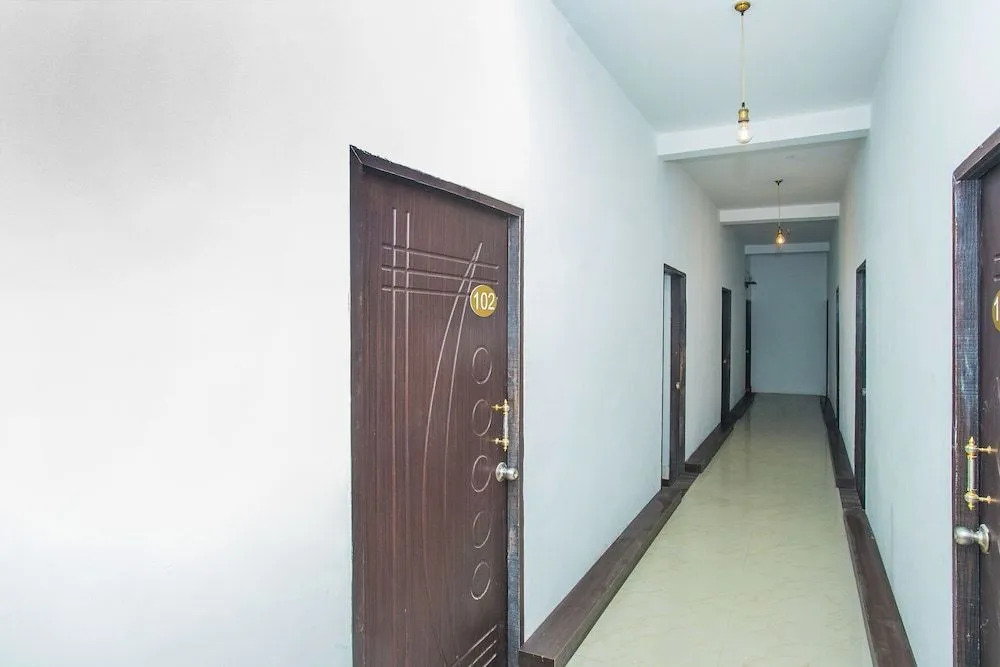 OYO 13934 Shri Krishna Hometel