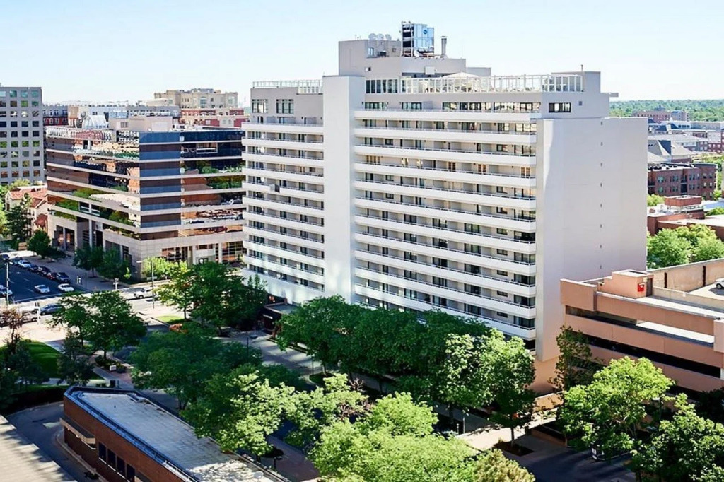 Warwick Denver