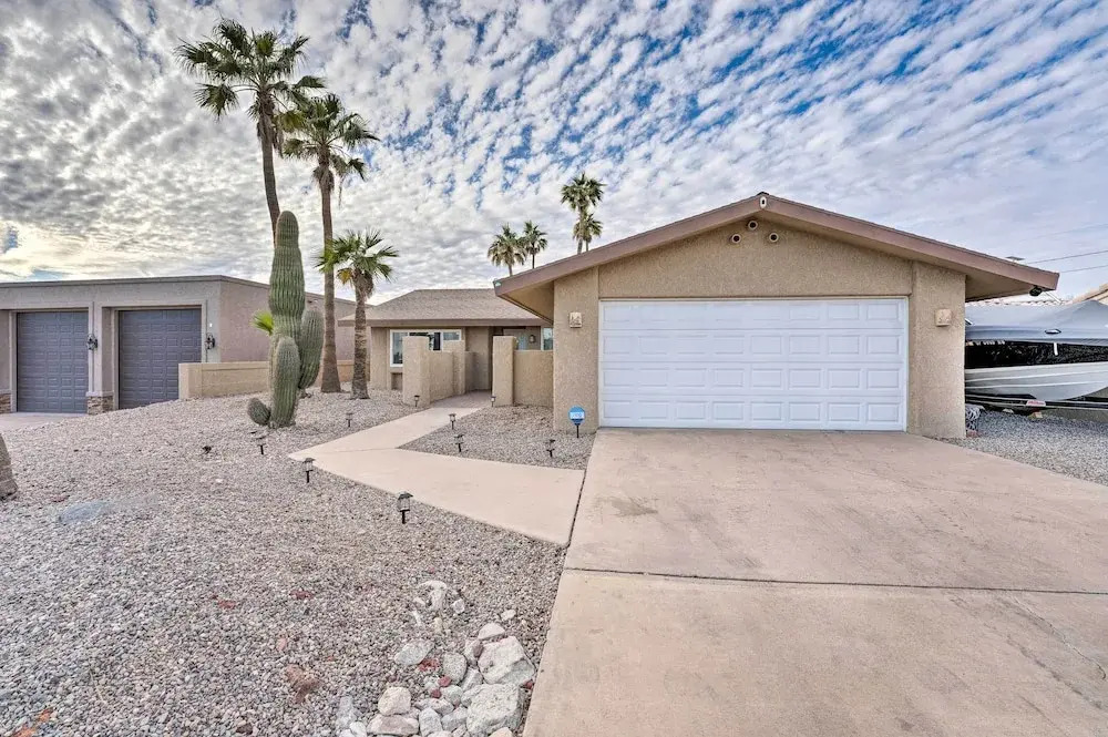 2 Mi to Dtwn: Lake Havasu City Oasis w/ Pool