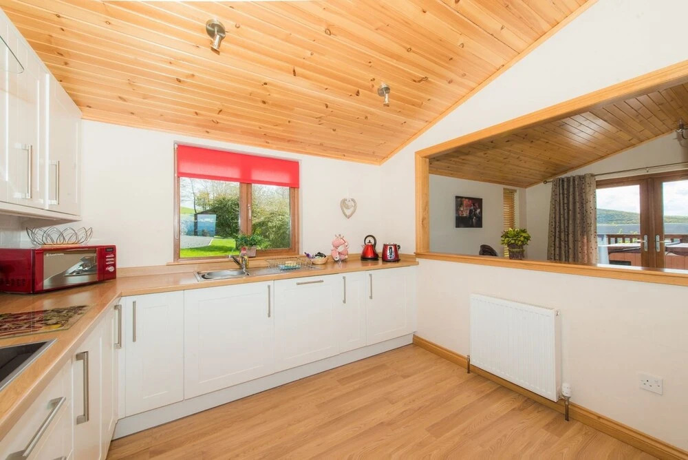 Barn Lodge with Hot Tub