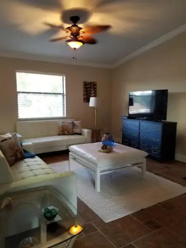 House 3 Min From Beach