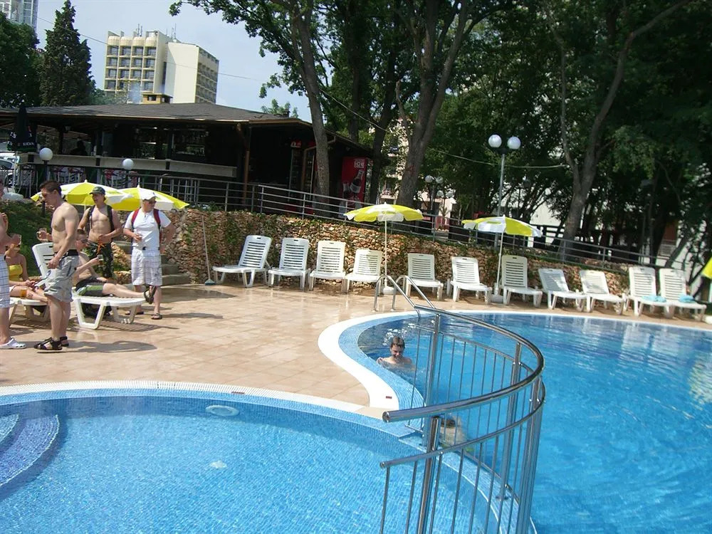 Aquamarine Apartments
