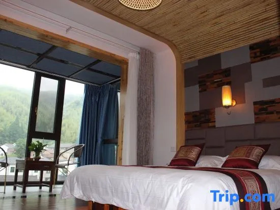 Anji Yunshang Grassland Jinshuiloutai Homestay