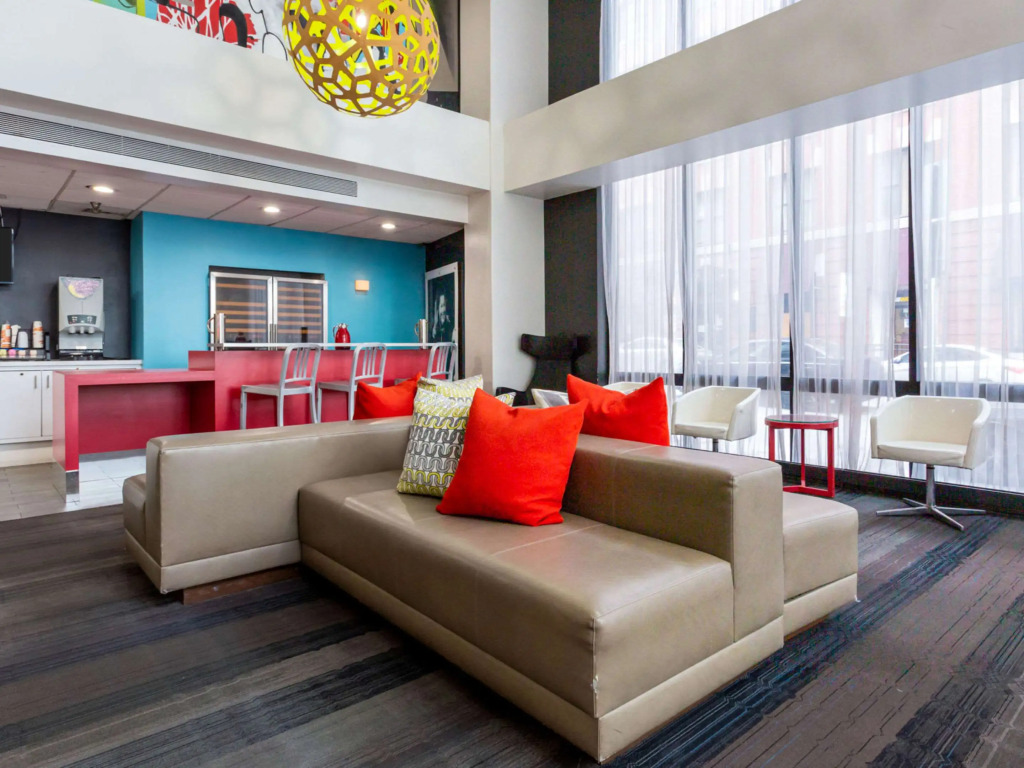 Comfort Inn & Suites Baltimore Inner Harbor