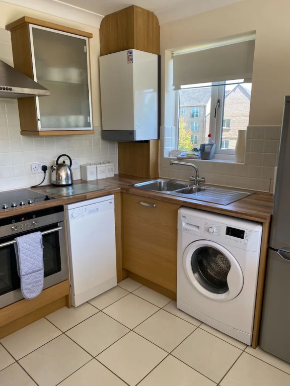 2BR &2 Bath Riverside Penthouse 2 Parking View Near St Neots