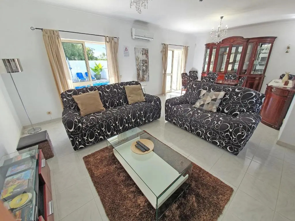 Villa Chiquito Albufeira - Private Pool&Parking - BBQ&AC&WI-FI