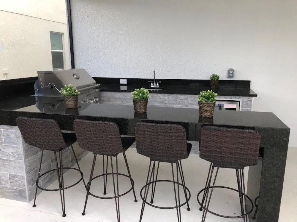 Brand New 15 Bed Home with Themed Room! Home