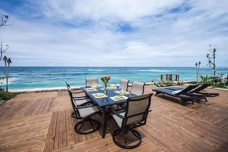 Blue Mahina At Sunset Beach 4 Bedroom Home by RedAwning