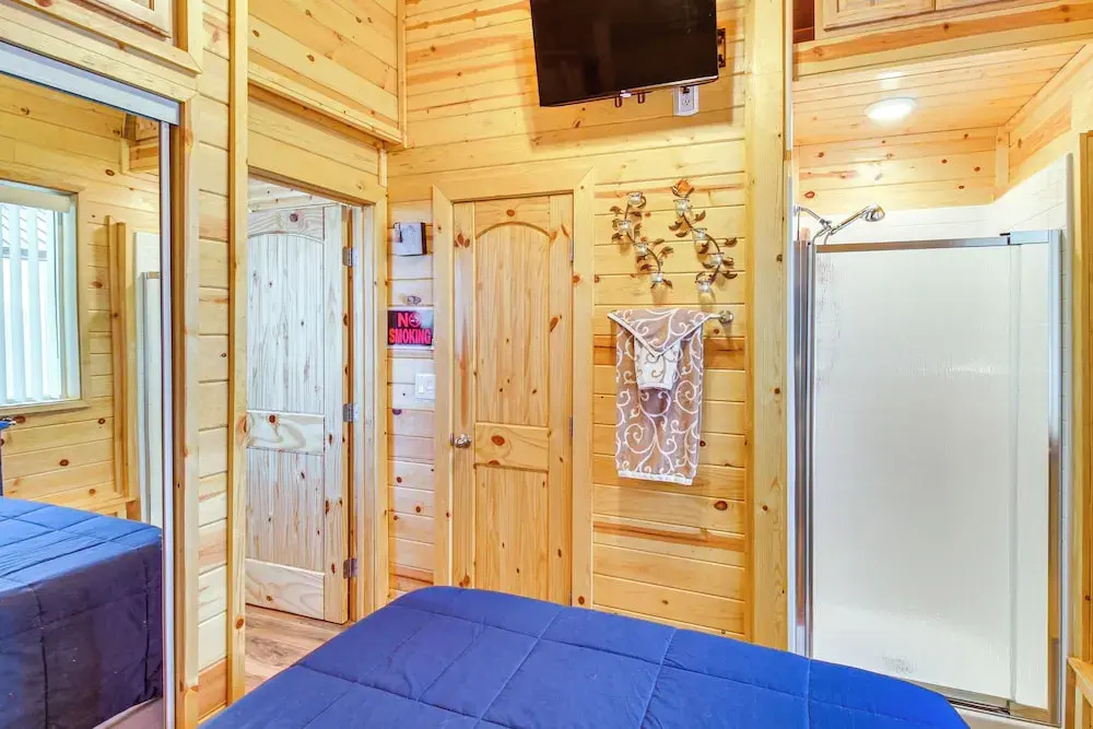 Grill, Fire Pit: Pet-friendly Lakeside Cottage!
