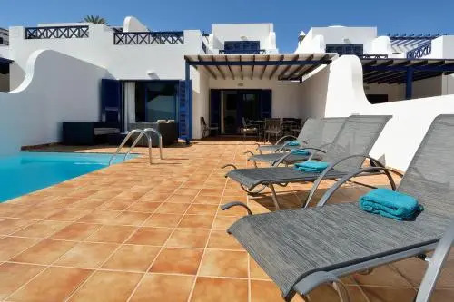 Lanza Coloradas 20, heated pool