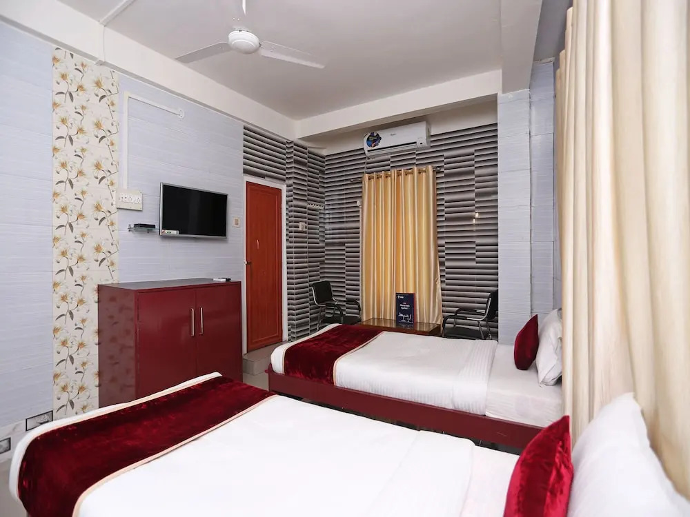 OYO 9562 Hotel Upasana Palace