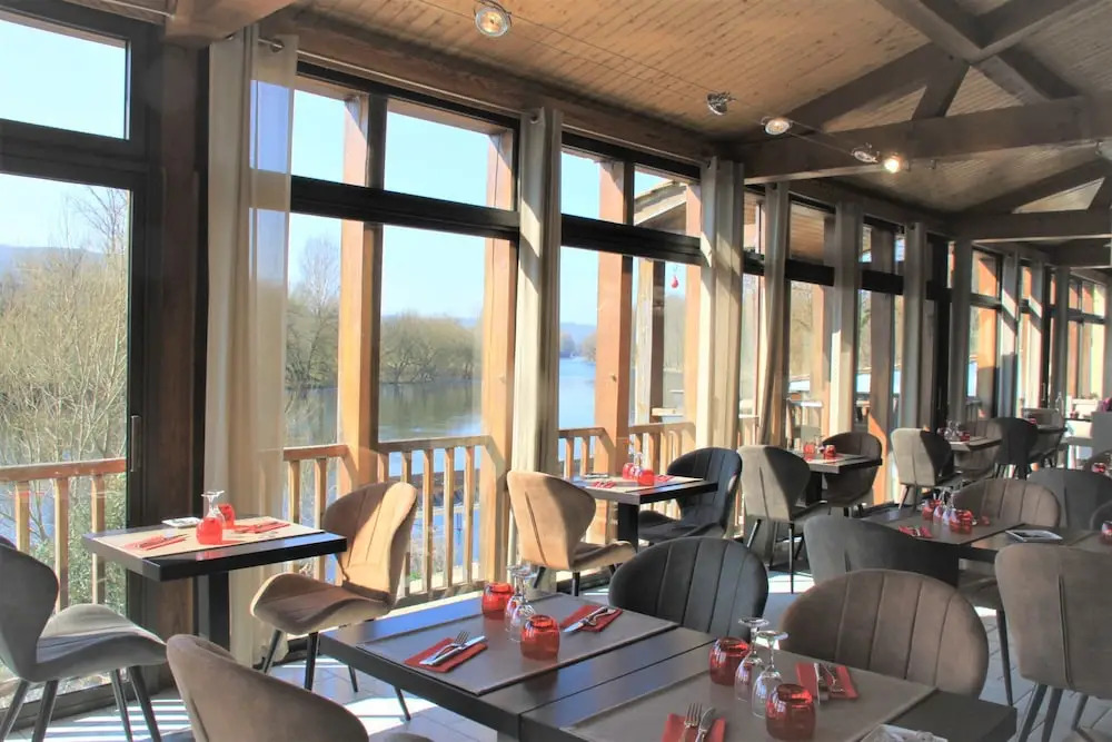 Hostellerie Maleville, logis hôtel Pontet