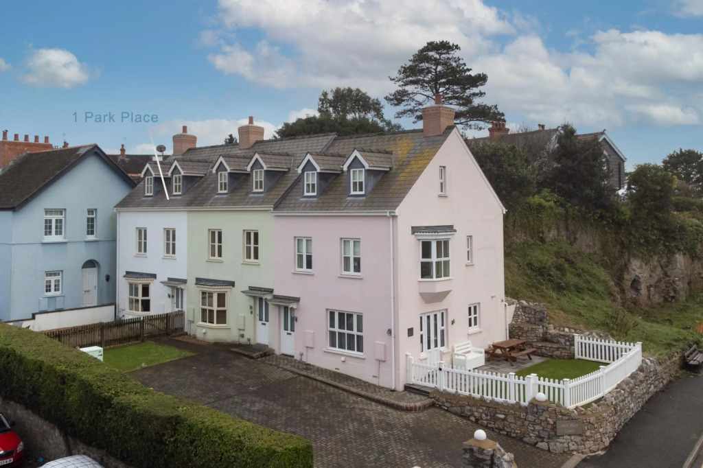 Park Place Court - Close to Town Centre and Beach