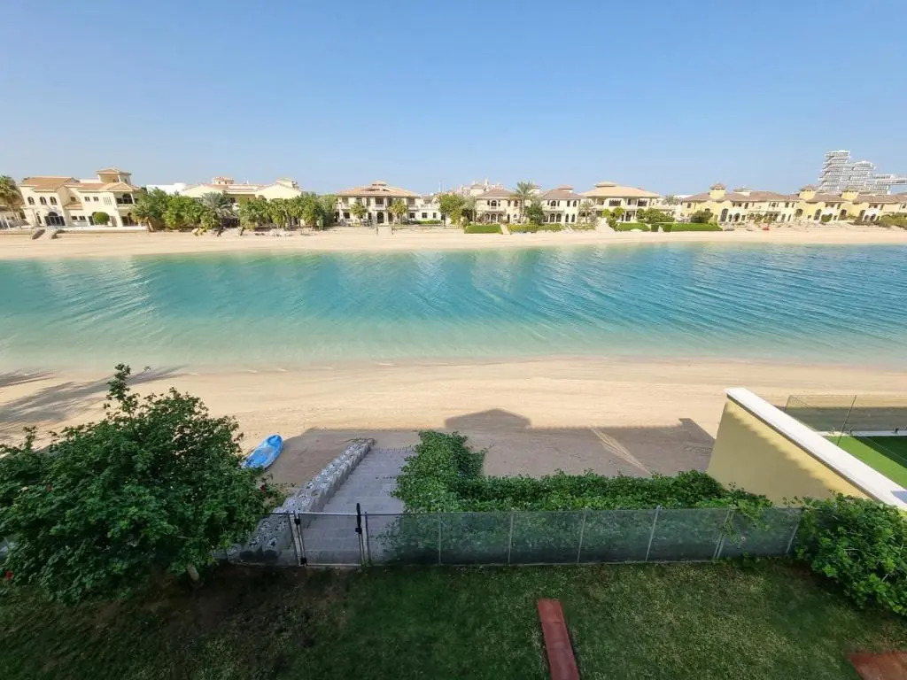 Palm Jumeirah Stunning 4BHK Villa