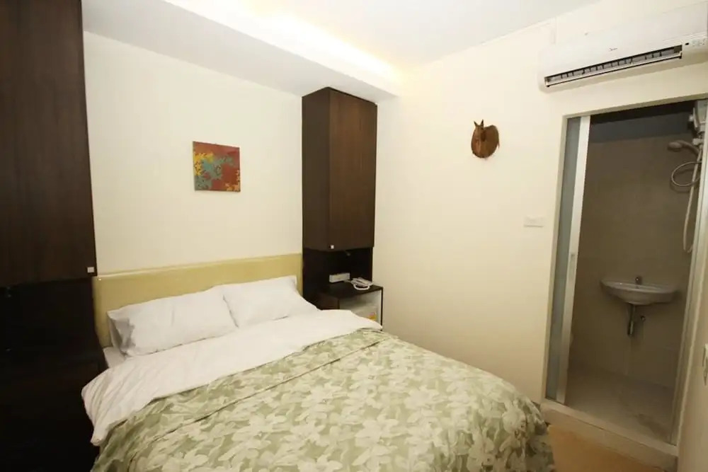 Nine Place BTS Ekamai – Hostel