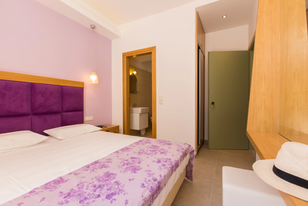 Eltina Hotel