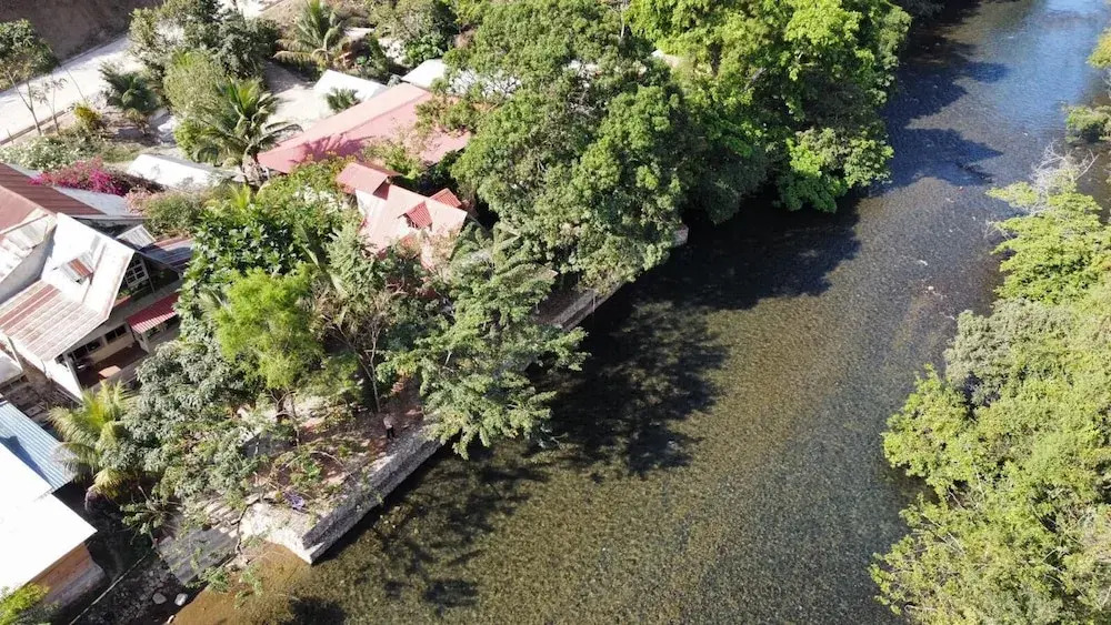 Yaxlik River Lodge