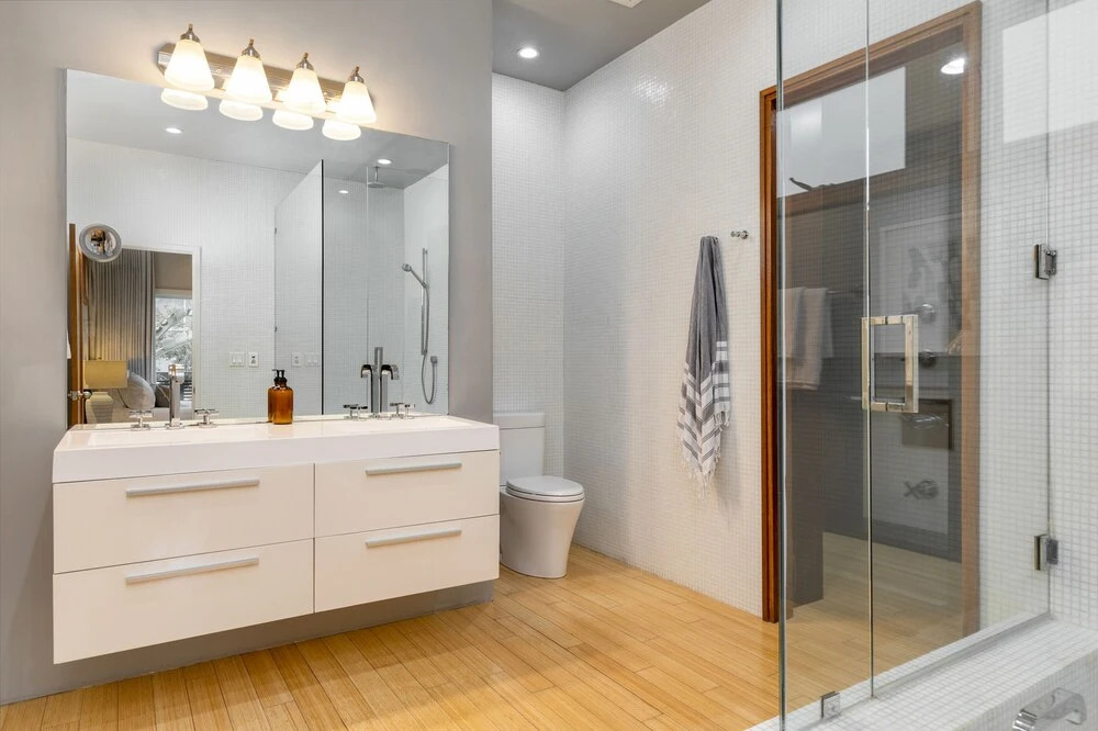 Breakwater by Avantstay Venice Bungalow w/ Rooftop Patio Close to Beach!