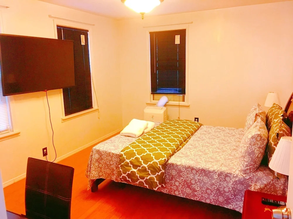 Purple Garden Guesthouse LGA
