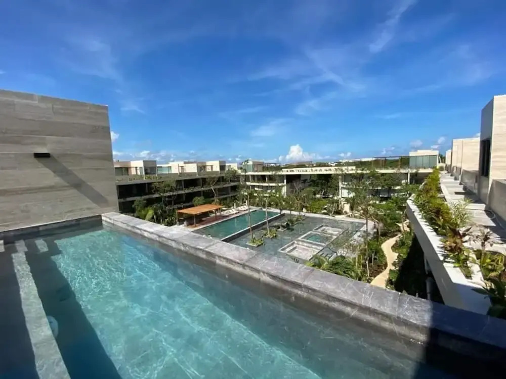 The True Meaning of Luxury and Convenience 3 BR Penthouse With Private Pool Rooftop Amazing Views BBQ Area