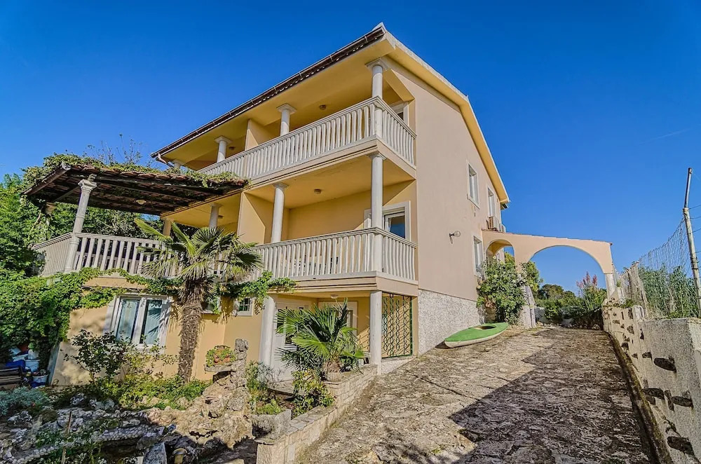 Apartments Marin